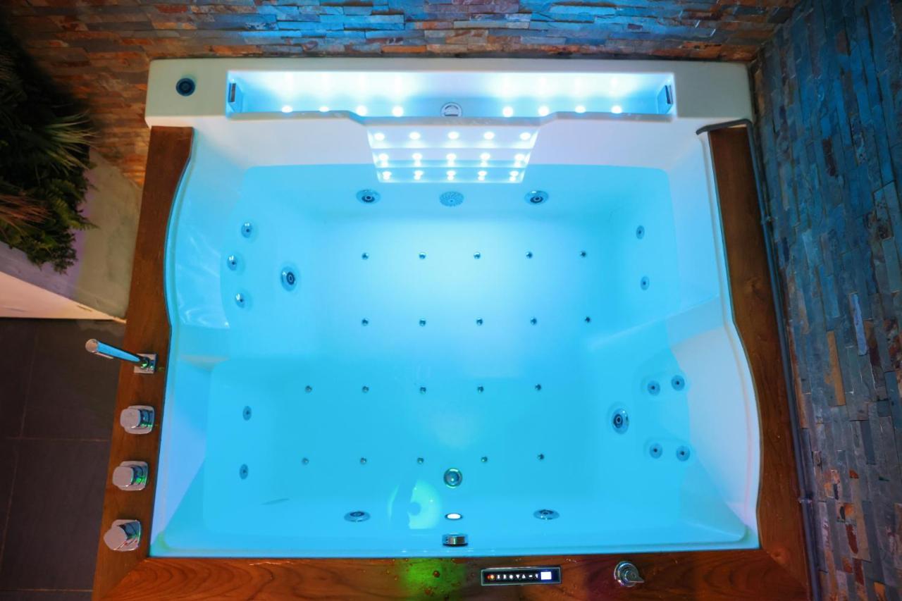 Les Bulles Medievales - Appartement Dedie Au Bien Etre Avec Spa - Netflix Et Wifi - Climatisation Каркассонн Екстер'єр фото